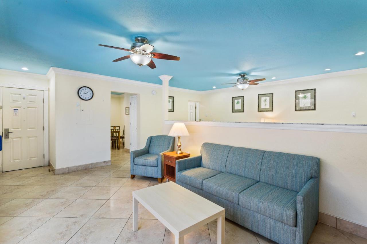 Bayview Plaza Waterfront Resort St. Pete Beach Exterior photo