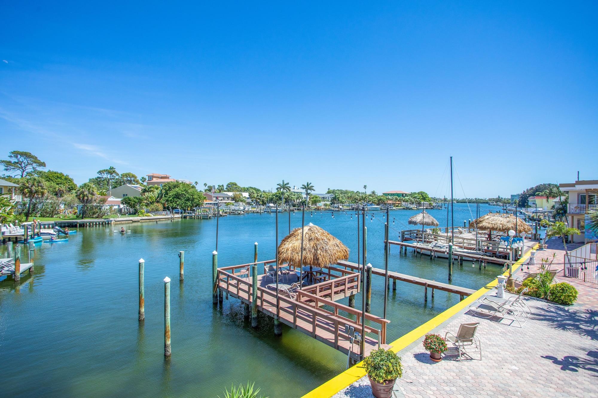 Bayview Plaza Waterfront Resort St. Pete Beach Exterior photo