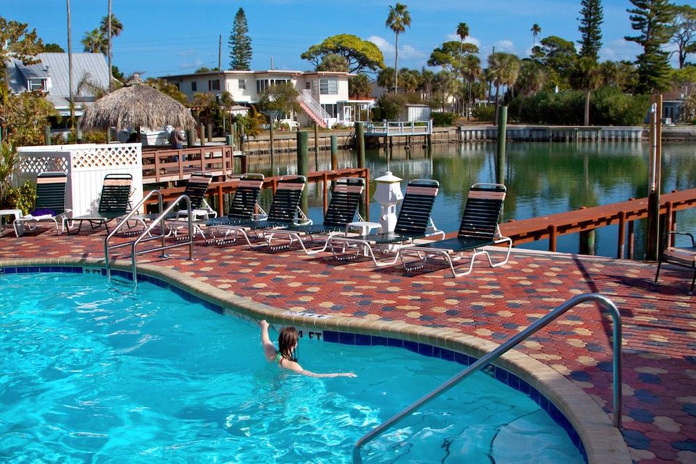 Bayview Plaza Waterfront Resort St. Pete Beach Exterior photo
