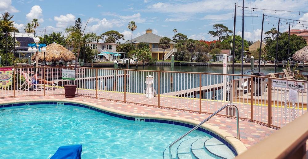 Bayview Plaza Waterfront Resort St. Pete Beach Exterior photo