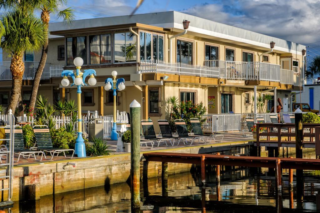 Bayview Plaza Waterfront Resort St. Pete Beach Exterior photo