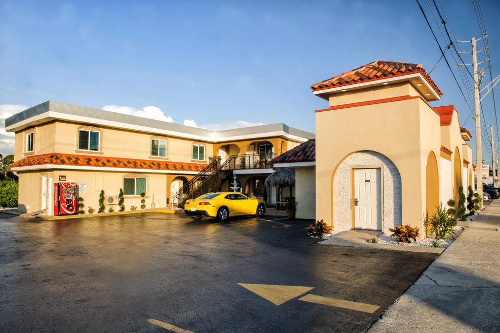 Bayview Plaza Waterfront Resort St. Pete Beach Exterior photo