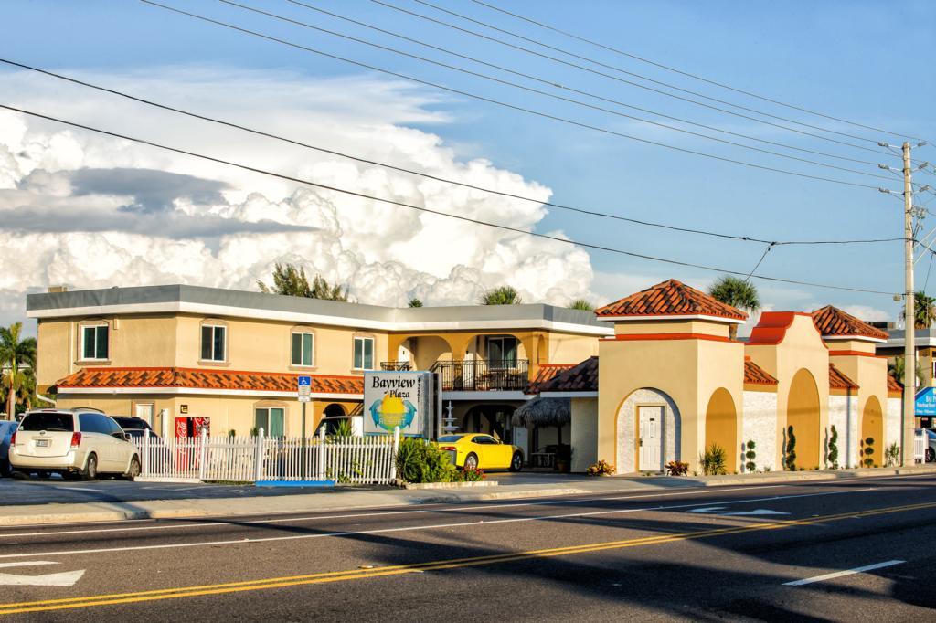 Bayview Plaza Waterfront Resort St. Pete Beach Exterior photo