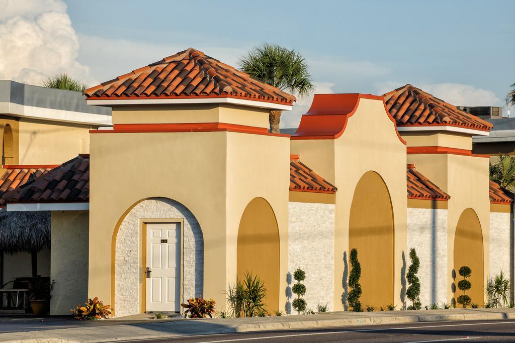 Bayview Plaza Waterfront Resort St. Pete Beach Exterior photo