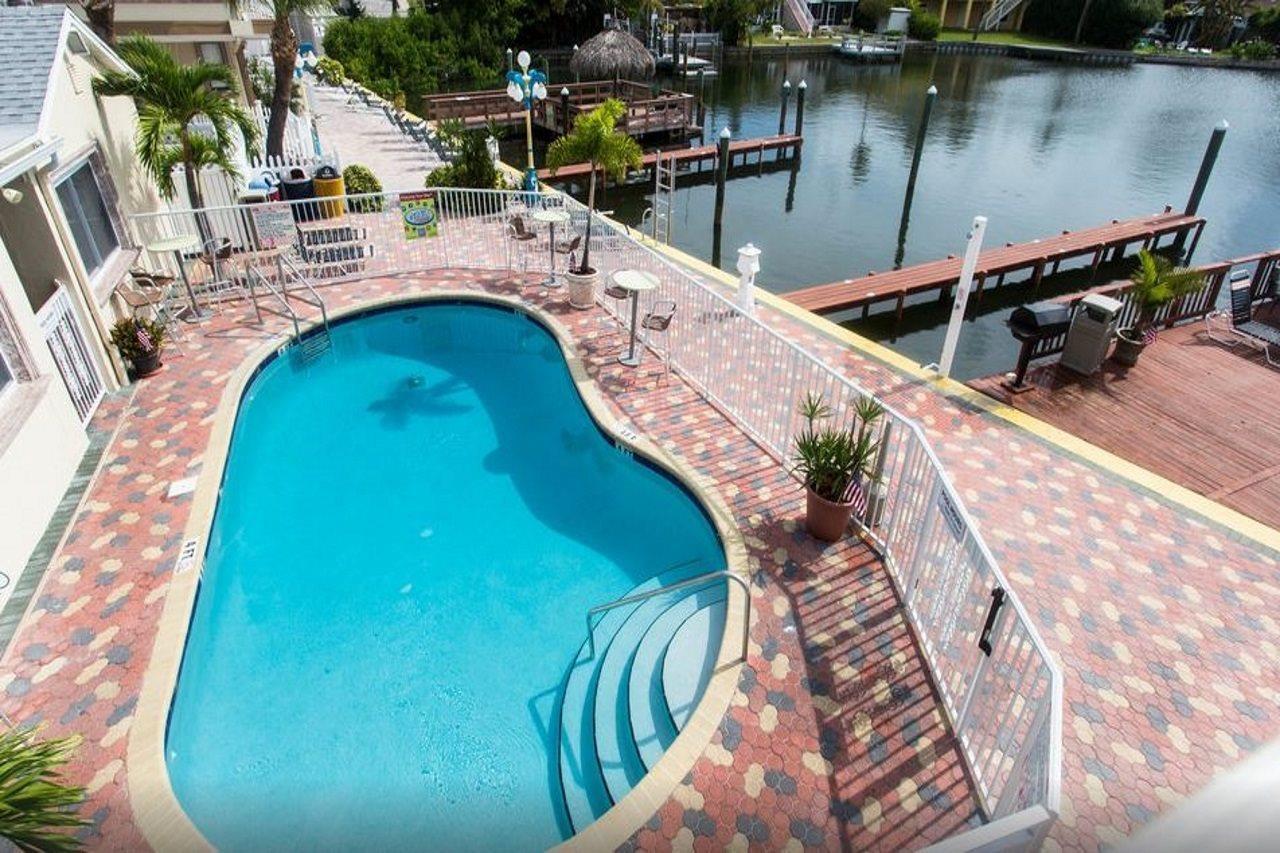 Bayview Plaza Waterfront Resort St. Pete Beach Exterior photo