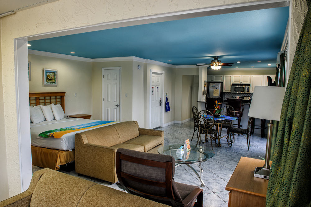 Bayview Plaza Waterfront Resort St. Pete Beach Exterior photo