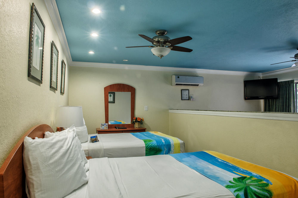 Bayview Plaza Waterfront Resort St. Pete Beach Exterior photo